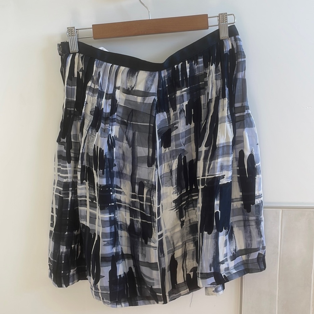 Blue floral pleated skirt, Size 6
